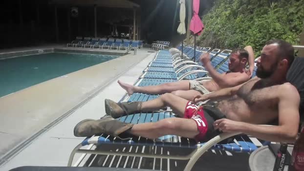 hardworkertn  01-06-2023 video kissing