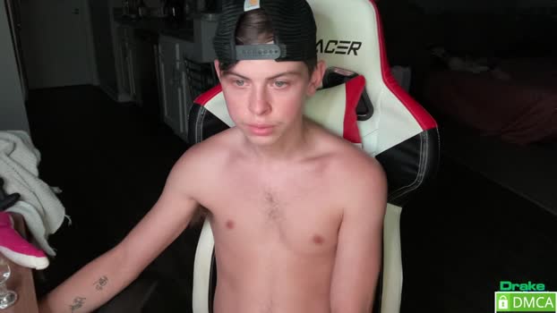 kentuckydrake  14-06-2023 video kissing