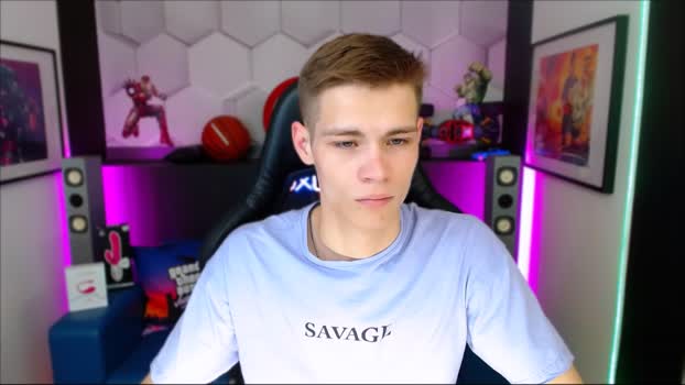 brad_bert  18-06-2023 video kiss