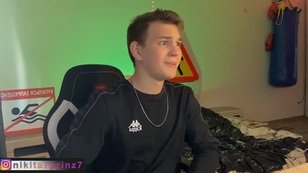 ali_bruin  26-06-2023 video legs