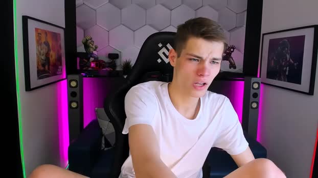 brad_bert  27-06-2023 video kiss