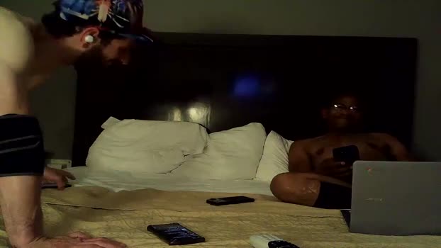 pantslesstraveler_plt  28-06-2023 video striptease