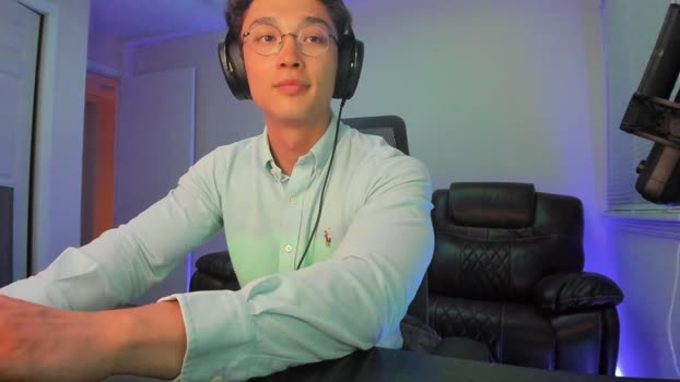 abbuddy920236  30-06-2023 video kissing