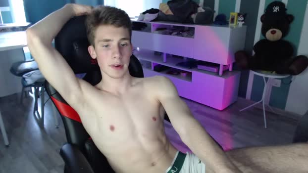 cute_brian  06-07-2023 video kiss