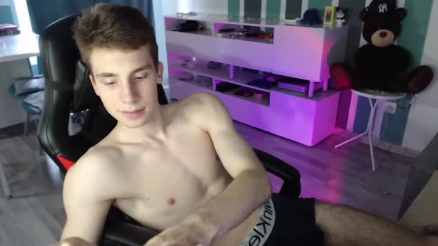 cute_brian  07-07-2023 video sweet