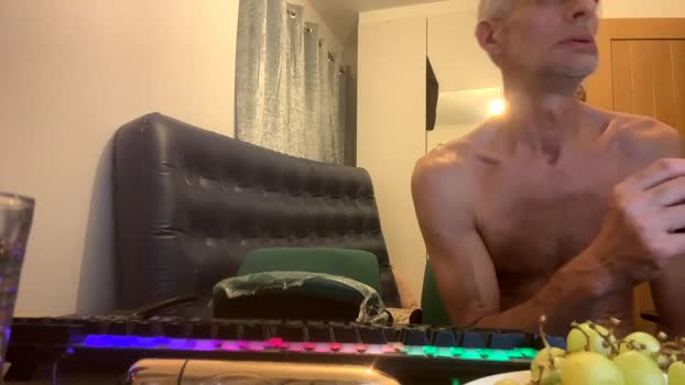 hornybynature96  22-07-2023 video kissing