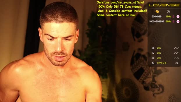 mr_evans_official  27-07-2023 video kissing