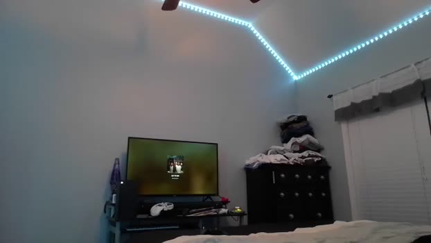 sticky_soc  27-07-2023 video kiss