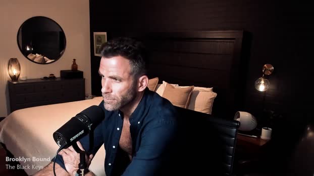 bareleeworking  31-07-2023 video striptease