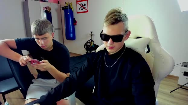 ali_bruin  01-08-2023 video Webcam