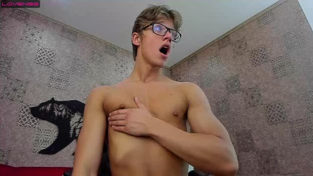 maximcute  03-08-2023 video sexyfeet