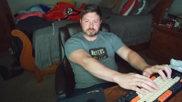 louisvillebull  09-08-2023 video suckcock