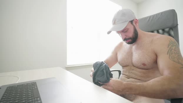 brucestryker  15-08-2023 video yummy