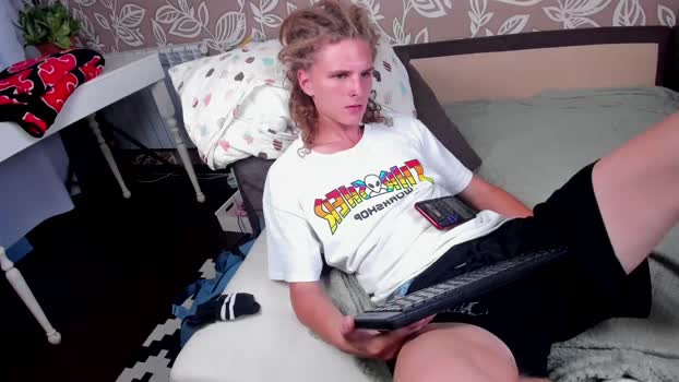 skate_mate  16-08-2023 video striptease