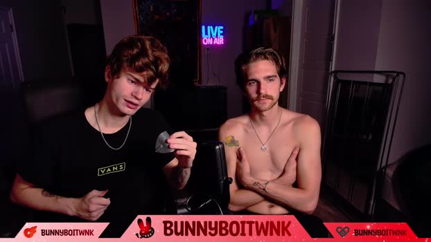 bunnyboitwnk  17-08-2023 video kiss