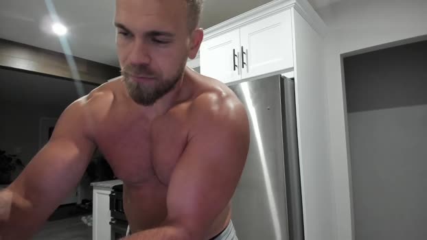 finch93  18-08-2023 video juicy