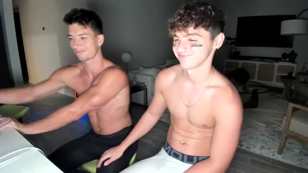 rawr_itsben  21-08-2023 video yummy