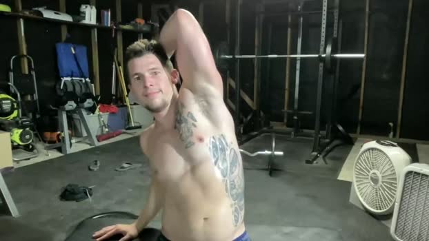 browneyedmuscleboy32  27-08-2023 video show