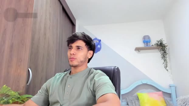 ashton_coleman_  31-08-2023 video kiss