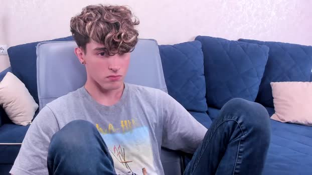 james_mil  31-08-2023 video handsome