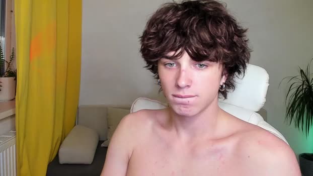 boyfromanothercity  05-10-2023 video legs