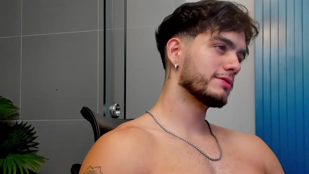 noha_miler  06-10-2023 video kissing