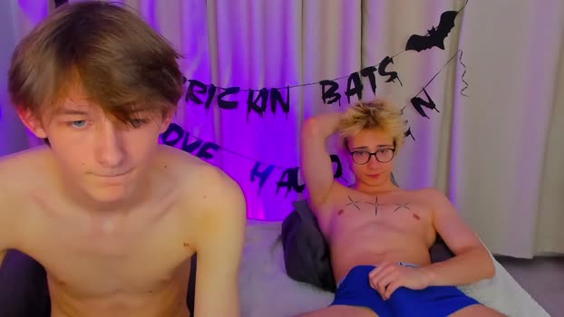 adrian_stark  22-10-2023 video Topless