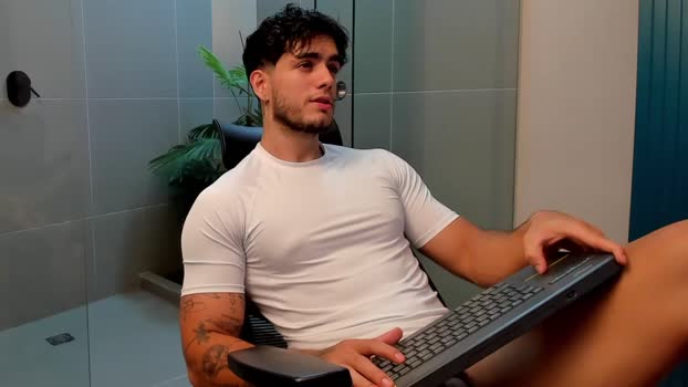 noha_miler  04-11-2023 video bigballs