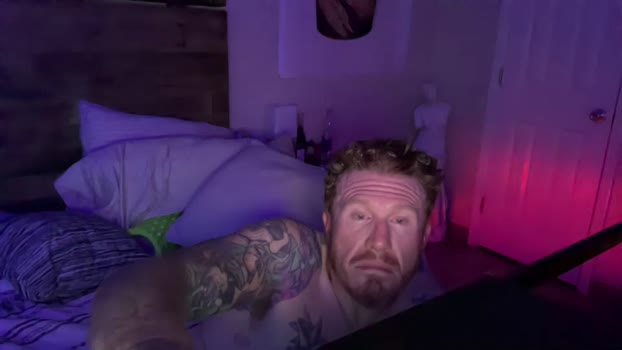 pantone032c  05-11-2023 video twink