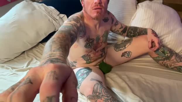 pantone032c  21-11-2023 video jerkoff