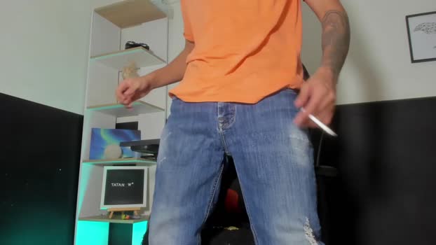 tatanwalker  24-11-2023 video gay