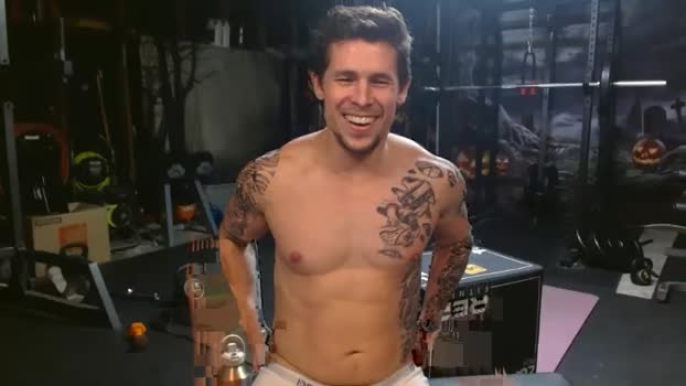 browneyedmuscleboy32  28-11-2023 video kiss