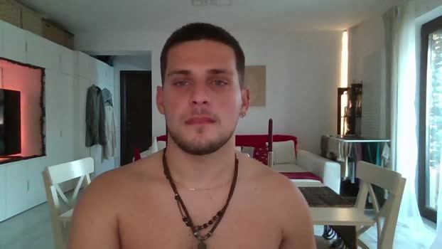 roberto_twink1 01-12-2023 video suckcock