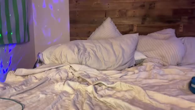 pantone032c 09-12-2023 video Topless