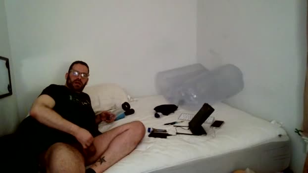 pantslesstraveler_plt 09-12-2023 video handsome