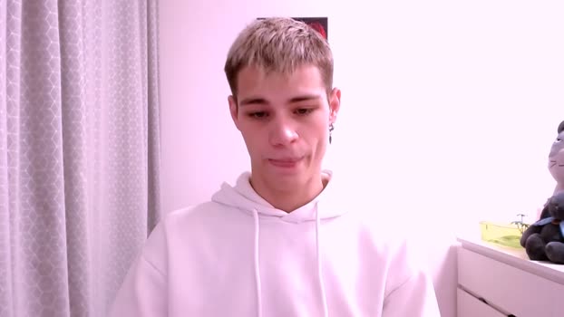 brad_bert 28-12-2023 video kissing