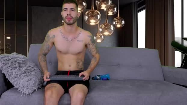 heteros_men 15-01-2024 video kiss