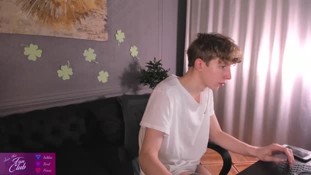 ronnie_williams 17-03-2024 video kiss