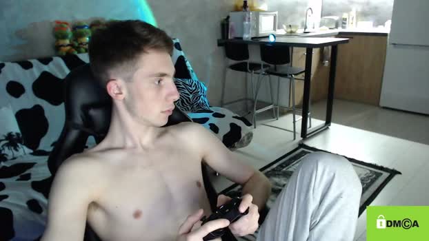 cute_brian 06-05-2024 video kiss