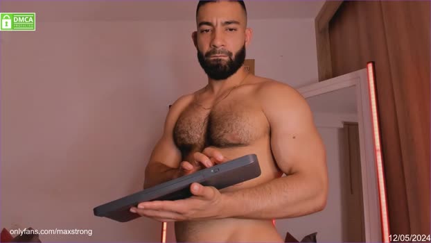 maxstrong01 13-05-2024 video jerkoff