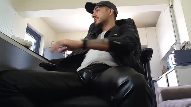 andrewbanner 17-05-2024 video bigballs