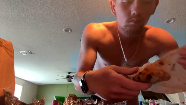 guynxtdoor02 22-05-2024 video striptease