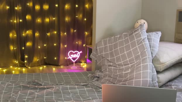 aronyou_win 04-07-2024 video kiss