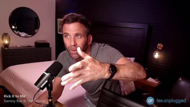 bareleeworking 21-08-2024 video kiss