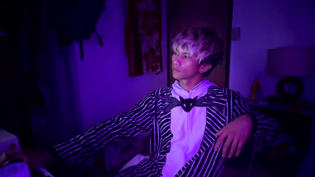 xander_peanut 20-10-2024 video legs