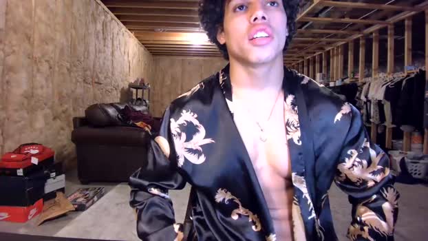 itstarzan 22-10-2024 video kissing