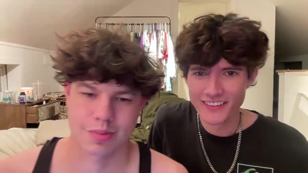 tombro1022 25-10-2024 video lick