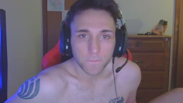 lucasbacon13 01-11-2024 video sexymale