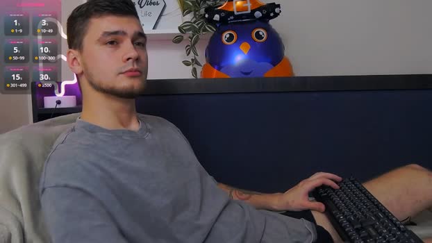 ernest_jones 11-11-2024 video kissing