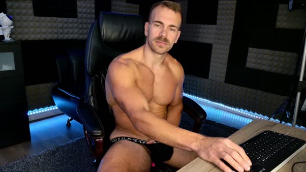 finch93 13-11-2024 video love